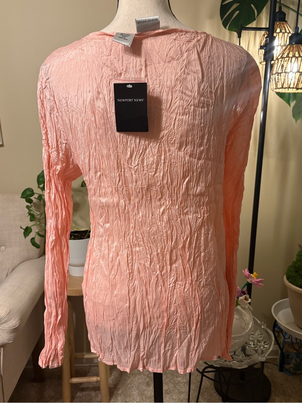 NWT Newport News Peach Pink Crinkle Button-Down Cardigan Shirt - Picture 5 of 9